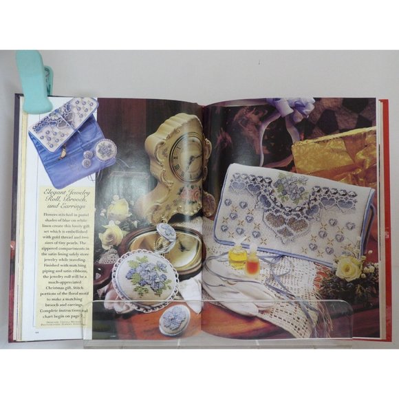 A Cross Stitch Christmas by Better Homes & Gardens "Handmade Treasures" ©1995 - Picture 13 of 16